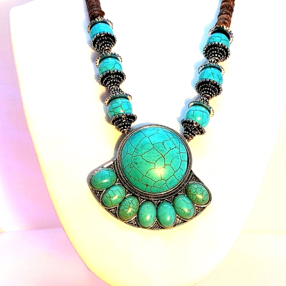 NECKLACE -Howelite Necklace 2.5” By 3” Pendant - Picture 3 of 3